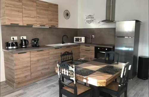 Saint-Dizier House | 50 Nuances de Gris - Chambre privée dans une maison disposant de 4 autres chambres