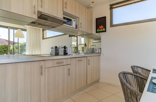 La Grande-Motte Apartment | 50m2 Apartment with A/C and direct access to the beach