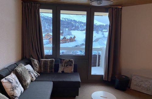 Les Claux Apartment | 58 m2 apartment warm at the foot of the slopes with open views south