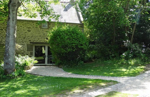Pleurtuit House | 5min Dinard 'EDEN COVE' charming renovated 18th stone Cottage Beach Garden