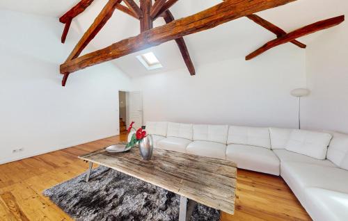 Montrejeau House | 6 Bedroom Pet Friendly Home In Montrejeau