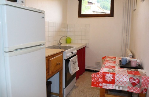 Vars Apartment | 6-person apartment 50 m from the slopes, ideal for enjoying the mountains