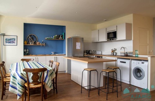 Sables-d'Or-les-Pins Apartment | 6-person apartment with terrace in Sables-d’Or-les-Pins | Ref 108
