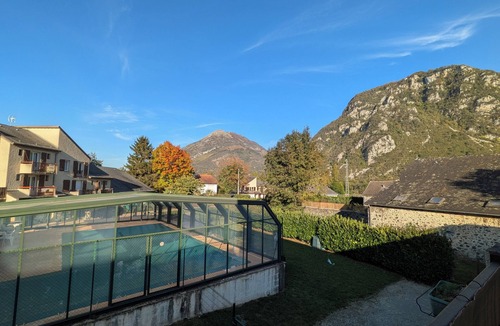 Bielle Apartment | 6-person mountain apartment with mezzanine: the ARRECATTE refuge