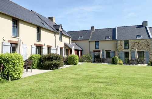Cancale Apartment | 60 m² Apartment ∙ 3 bedrooms ∙ 8 guests