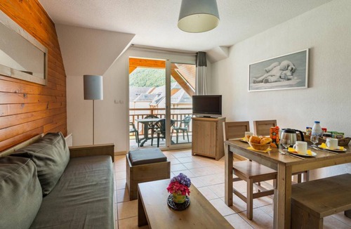 Saint-Mamet Apartment | 60 m² Apartment ∙ 3 bedrooms ∙ 8 guests