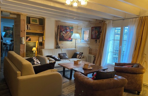 Formigueres Apartment | 8-bed 2-bathroom apartment in the heart of the village
