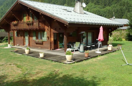 Saint-Gervais-les-Bains Ski Chalet | 8 people 6 bedrooms 250m2 3.000m2 garden - 8 mins from skiing Montblanc view