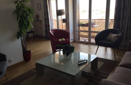 Route de Beaucaire Apartment | 80m bright private park near CV air conditioning wifi elevator quiet residence
