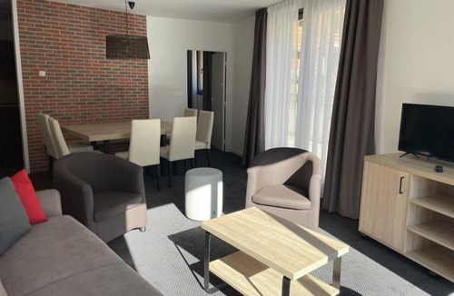 Eaux-Bonnes Apartment | 80m from resort center, 5th floor, view mountain, swimming pool, terrace, tv, ski locker, 74m²