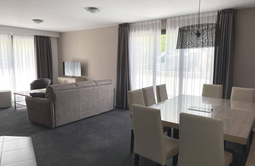 Eaux-Bonnes Apartment | 80m from resort center, 5th floor, swimming pool, balcony, tv, ski locker, 75m², Gourette