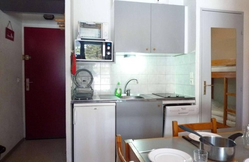 La Joue du Loup Apartment | 80m from resort center, Ground floor, view ski slopes, terrace, tv, 40m², La Joue du Loup