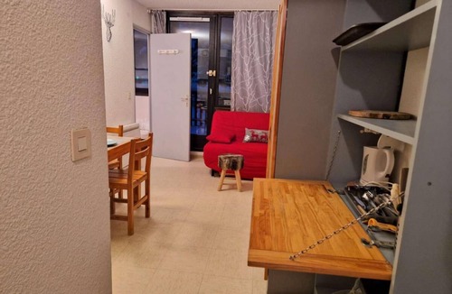 La Joue du Loup Apartment | 80m from resort center, Ground floor, view ski slopes, terrace, tv, 40m², La Joue du Loup