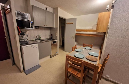 La Joue du Loup Apartment | 80m from resort center, Ground floor, view ski slopes, terrace, tv, 40m², La Joue du Loup