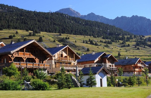Montgenevre Apartment | 90m² Chalet Apartment - Panoramic View - Pets Allowed