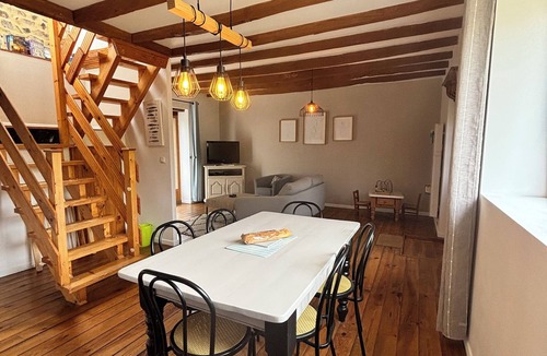 Henansal Cottage | A 3 bedroom cottage that sleeps 6 guests with a heated covered pool