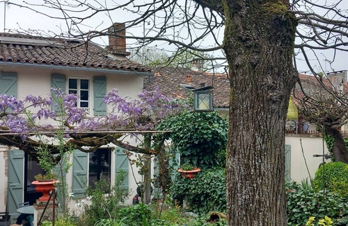 Colomiers House | A COUNTRY HOUSE IN THE CENTER OF TOWN