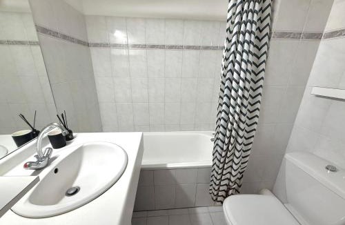 Villeneuve Loubet Beach Apartment | A deux pas de la plage - Entre Nice/Cannes
