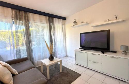 Villeneuve Loubet Beach Apartment | A deux pas de la plage - Entre Nice/Cannes