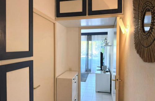 Villeneuve Loubet Beach Apartment | A deux pas de la plage - Entre Nice/Cannes