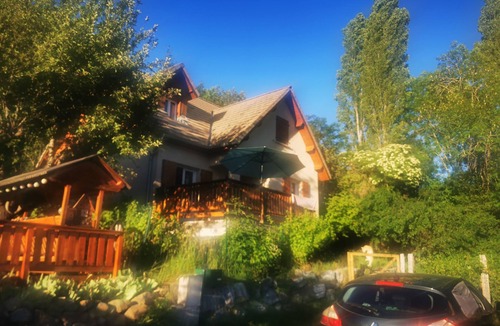 Seyne House | A family home and a place to stay with friends. Relaxation guaranteed in the heart of nature.