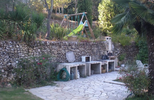 Brignoles House | A fully equipped villa with pool and garden in the middle of the forest