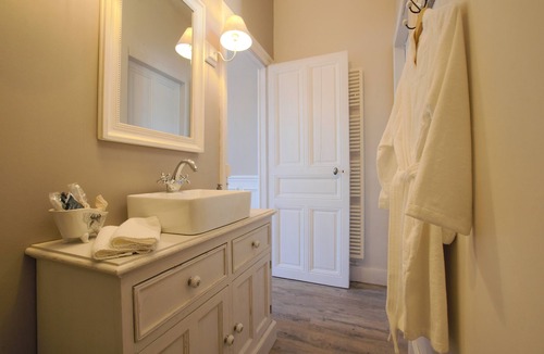 Sainte-Savine Bed & Breakfast | A l'Aube de Troyes - Charming Bed and Breakfast - Swimming pool