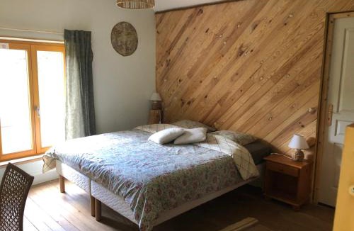 Saint-Sauveur House | A l'orée de soi - Chambres d'hôtes éco responsables au pied des Vosges - Maison forestière de la Soie