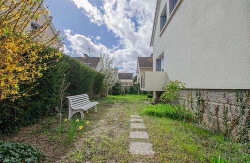 Saint-Andre-les-Vergers Apartment | A la Tulipe Dorée - SAINT ANDRE LES VERGERS