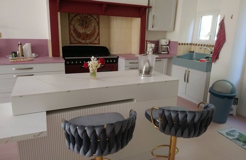 Cahors House | A Lot Of Cahors - The Honeymoon Suite