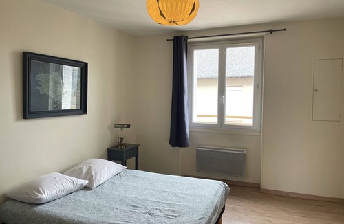 Saint-Servan Apartment | A T3 apartment located in the city center, 5 minutes walk from the ST SERVAN beach.