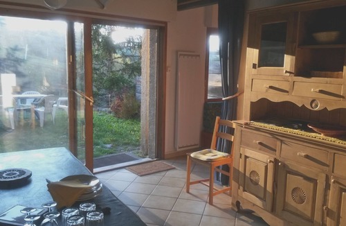 Le Sauze Ski Chalet | A unique situation: life in an unusual cottage on the slopes