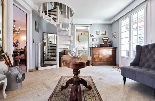 Verzenay House | A warm cocoon with period charm