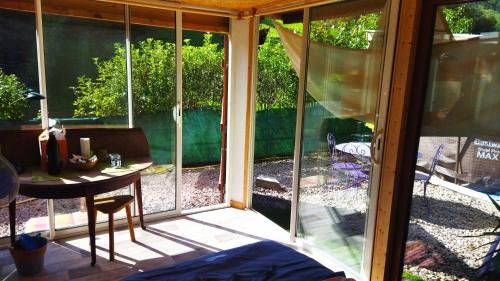 Lalaye Other | Abri de jardin aménagé, chambre Camping Glamour