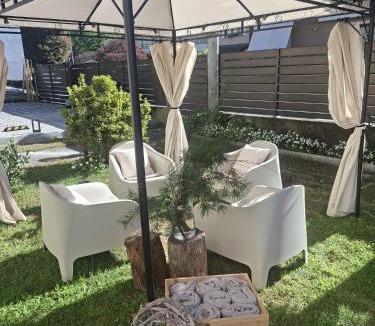 Domodossola House | AgliChalet Erbe Montane-Vasca idromassaggio privata condivisa tra i due chalet, con parcheggio privato e colonnina ricarica auto elettrica con supplemento