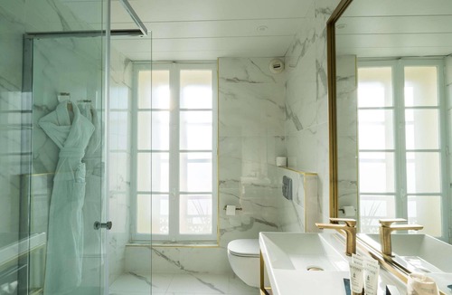 Fontainebleau Hotel | Aigle Noir Hotel Fontainebleau - MGallery Collection