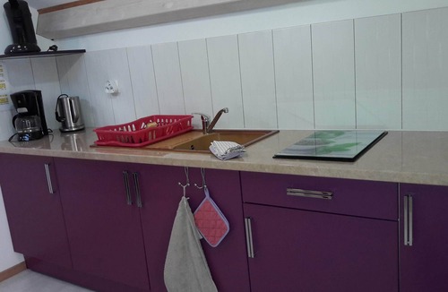 Six-Fours-les-Plages Apartment | Air conditioning studios in Villa, SIX FOURS pool 400m from the sea, 25mn walk from Sanary
