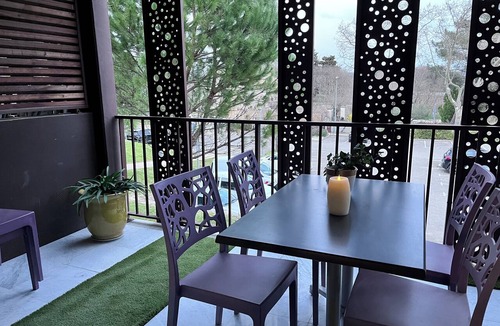 Remoulins Apartment | Air-Conditioned 2-Bedroom Apartment in Pont du Gard