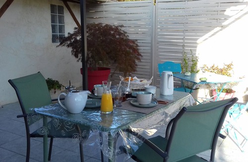 Cezan Bed & Breakfast | Air-conditioned bed-and-breakfast with a pool in the heart of the Gers countryside