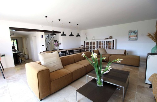 Le Castellet House | Air conditioned country house for 15P. Le Castellet, Var, private pool, beaches 6 mls.