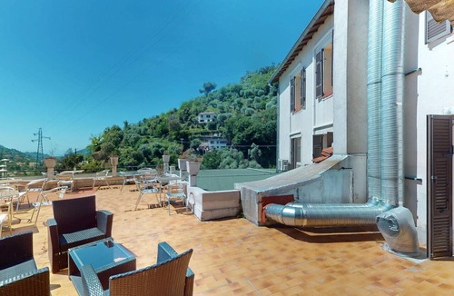 Menton Apartment | Air-conditioned room, mountain view