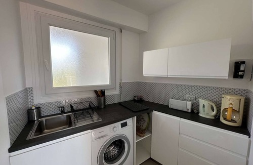 Hyeres Apartment | Air-conditioned studio for 4 people, 50m from the beach - Les Salins d'Hyères