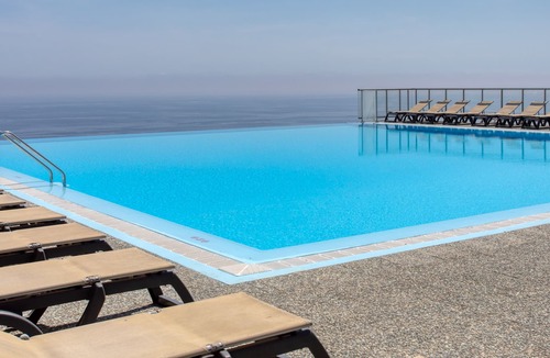 Cap d'Ail Apartment | Air-Conditioned Studio With Sea View Furnished Terrace, a Pool & Parking