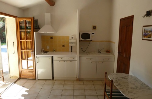 Maubec Cottage | Air-Conditioned Vacation Rental in the Heart of the Luberon