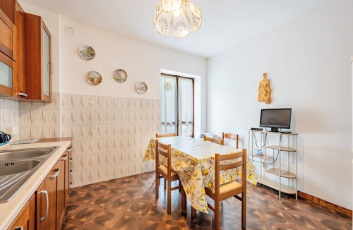 Demonte Apartment | All'antico Peso - Two Bedroom Apartment, Sleeps 5