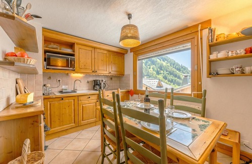 Le Tour Apartment | Alpine Duplex w/Balcony & Fireplace, Le Tour (Argentière), France