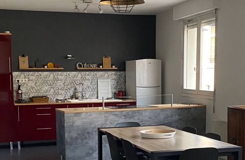 Reims City Centre Apartment | Amazing bubbles : terrace in city center
