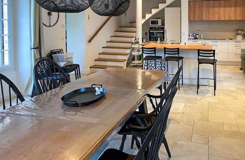 Flacy House | Amazing home in Flacy with WiFi
