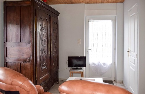 Quemperven House | Amazing home in Quemperven with WiFi