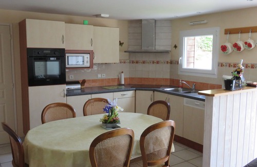 Landerneau Cottage | An Ty Coz vacation rental in Landerneau, 2 km from downtown
